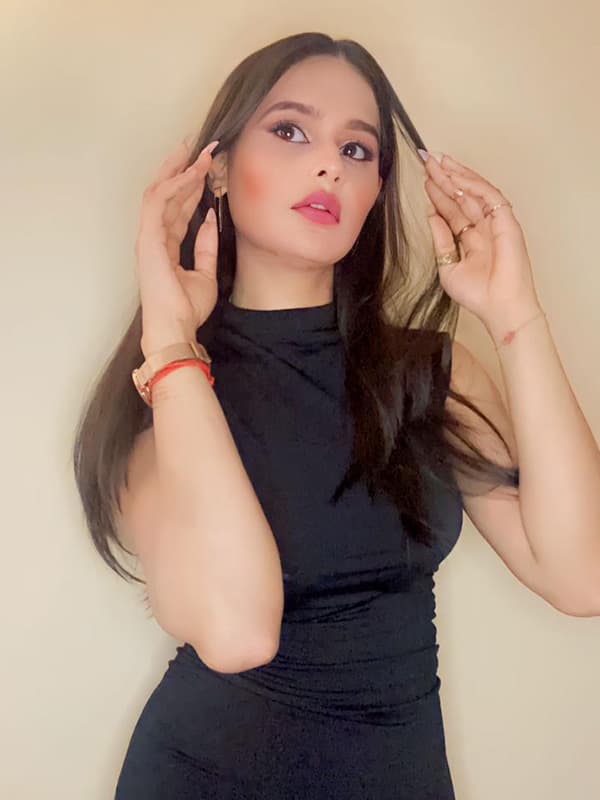 Female Escorts in Mahalakshmi Layout – Book Now