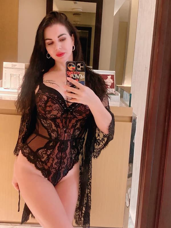 Housewife Escorts in Mahalakshmi Layout – Book Now